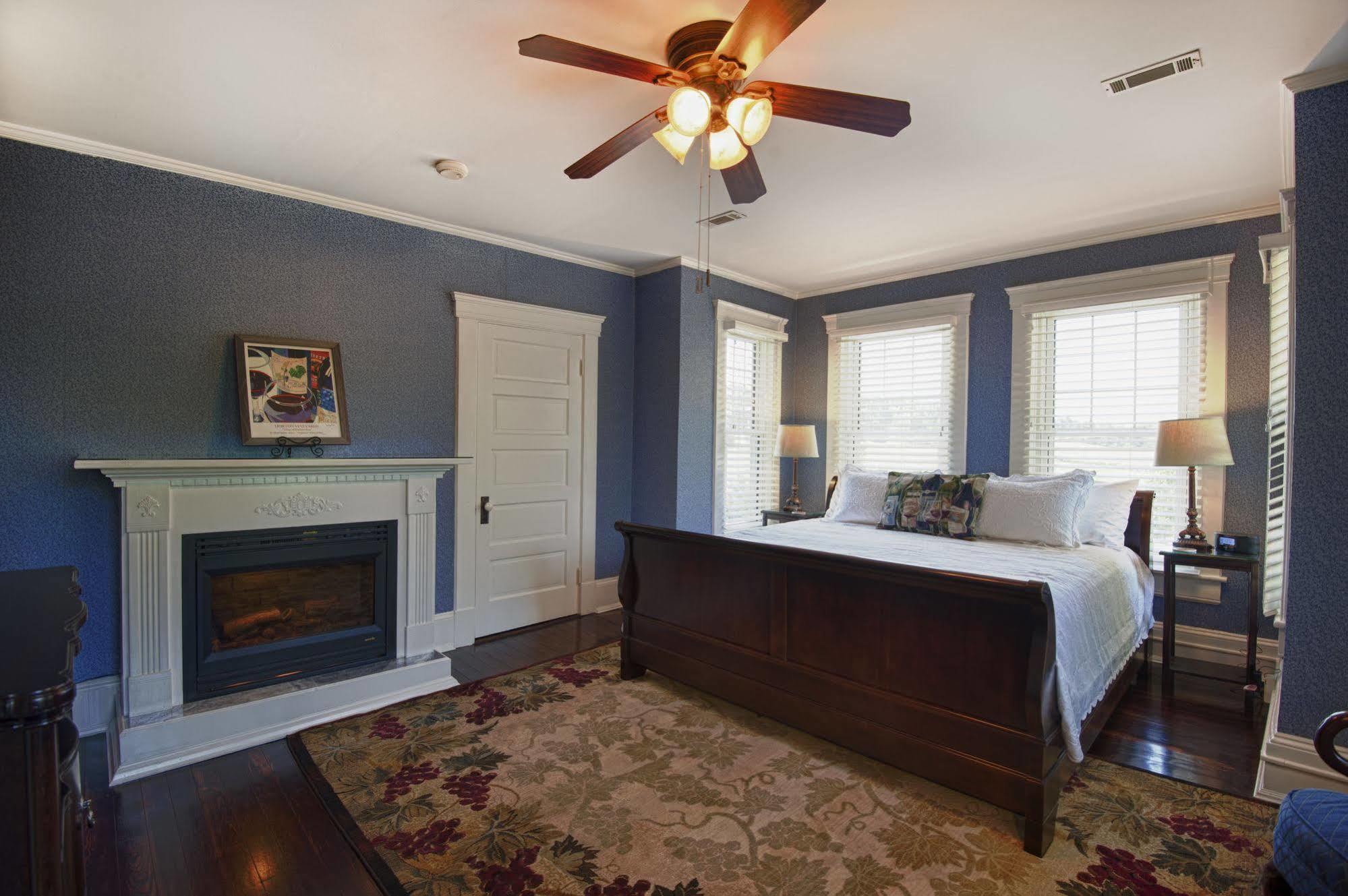Steeles Tavern Manor Bed & Breakfast Raphine Exterior foto